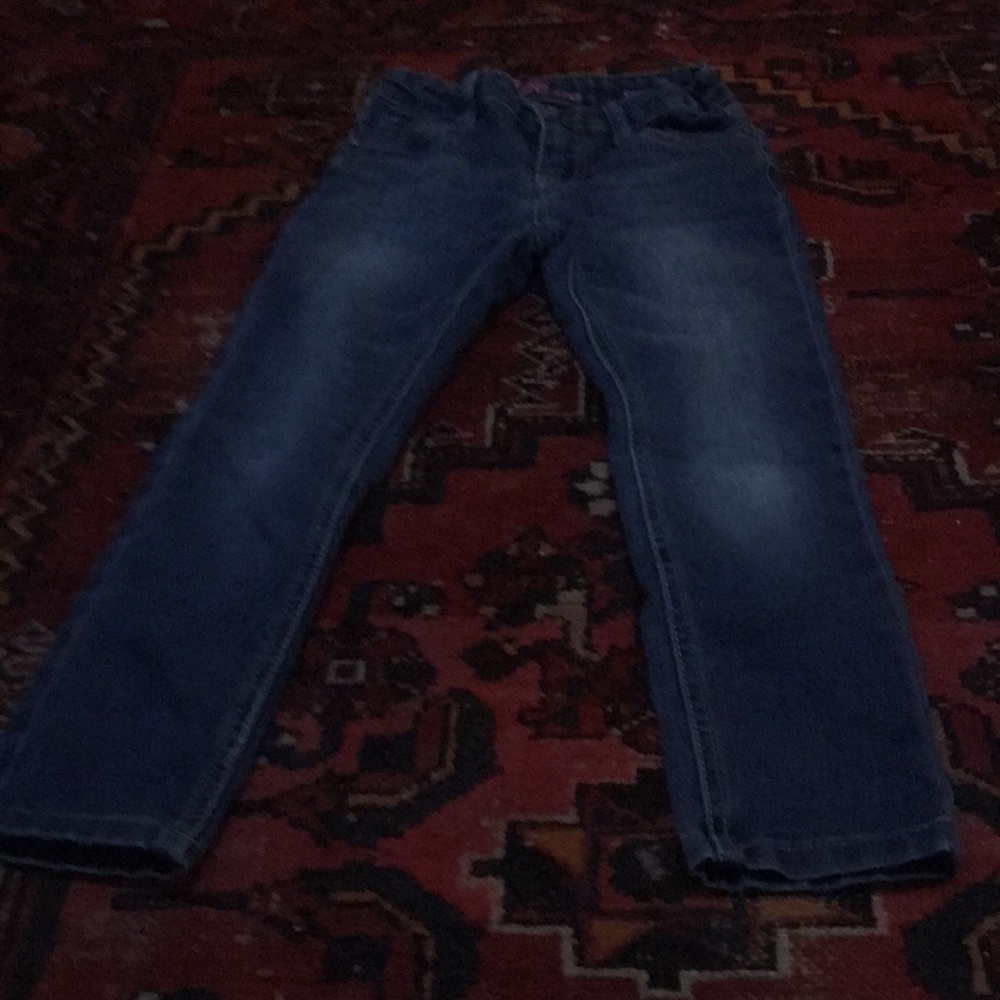 Blue jeans with a stylish look